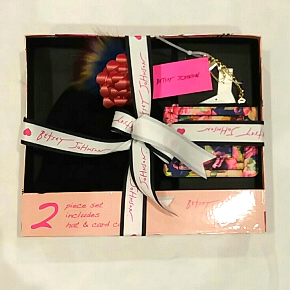 2pc Set Knit Hat Wallet Betsey Johnson nib